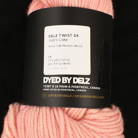 Dyed by Delz Delz Twist DK Yarn SW Merino Wool Hand-Dyed Jodis Cake Colorway - Picture 3 of 3